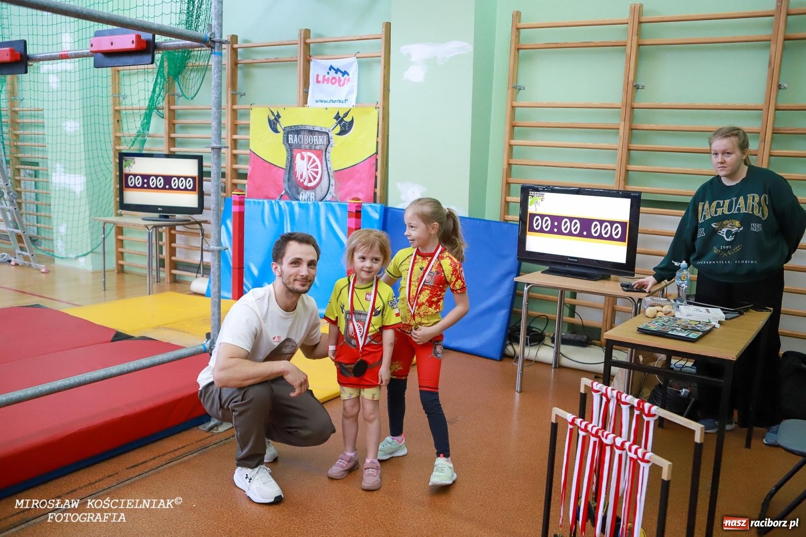 Zdjęcie w galerii na portalu naszraciborz.pl: Ponad 100 młodych zawodników na Mistrzostwach Śląska Ninja Monkey Kids w Raciborzu wiadomości z regionu