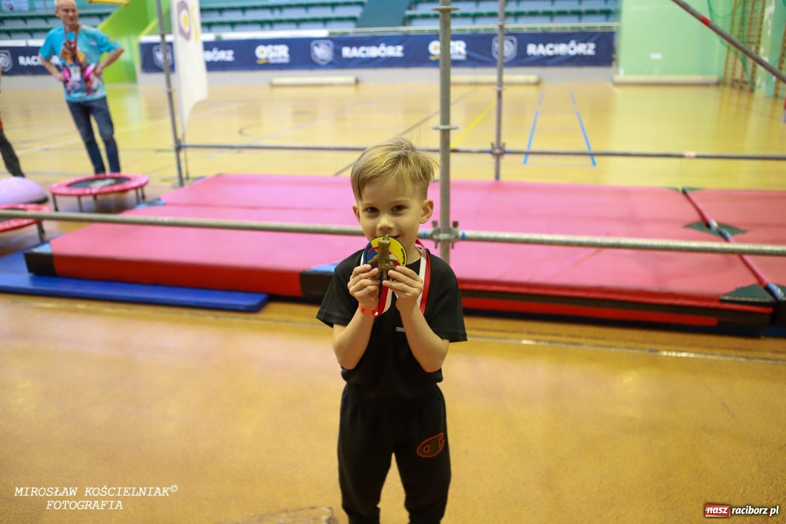 Zdjęcie w galerii na portalu naszraciborz.pl: Ponad 100 młodych zawodników na Mistrzostwach Śląska Ninja Monkey Kids w Raciborzu wiadomości z regionu