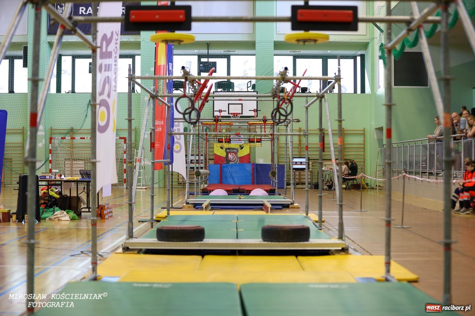 Zdjęcie w galerii na portalu naszraciborz.pl: Ponad 100 młodych zawodników na Mistrzostwach Śląska Ninja Monkey Kids w Raciborzu wiadomości z regionu