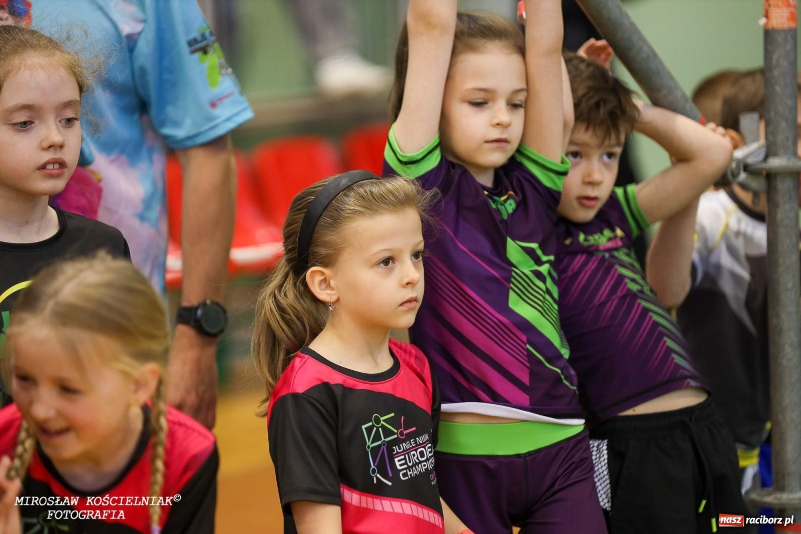 Zdjęcie w galerii na portalu naszraciborz.pl: Ponad 100 młodych zawodników na Mistrzostwach Śląska Ninja Monkey Kids w Raciborzu wiadomości z regionu