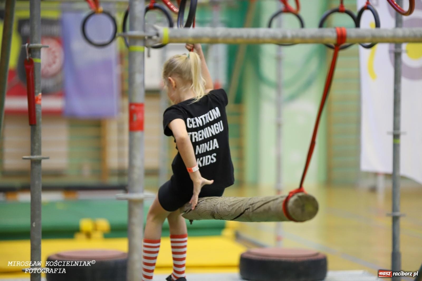Zdjęcie w galerii na portalu naszraciborz.pl: Ponad 100 młodych zawodników na Mistrzostwach Śląska Ninja Monkey Kids w Raciborzu wiadomości z regionu