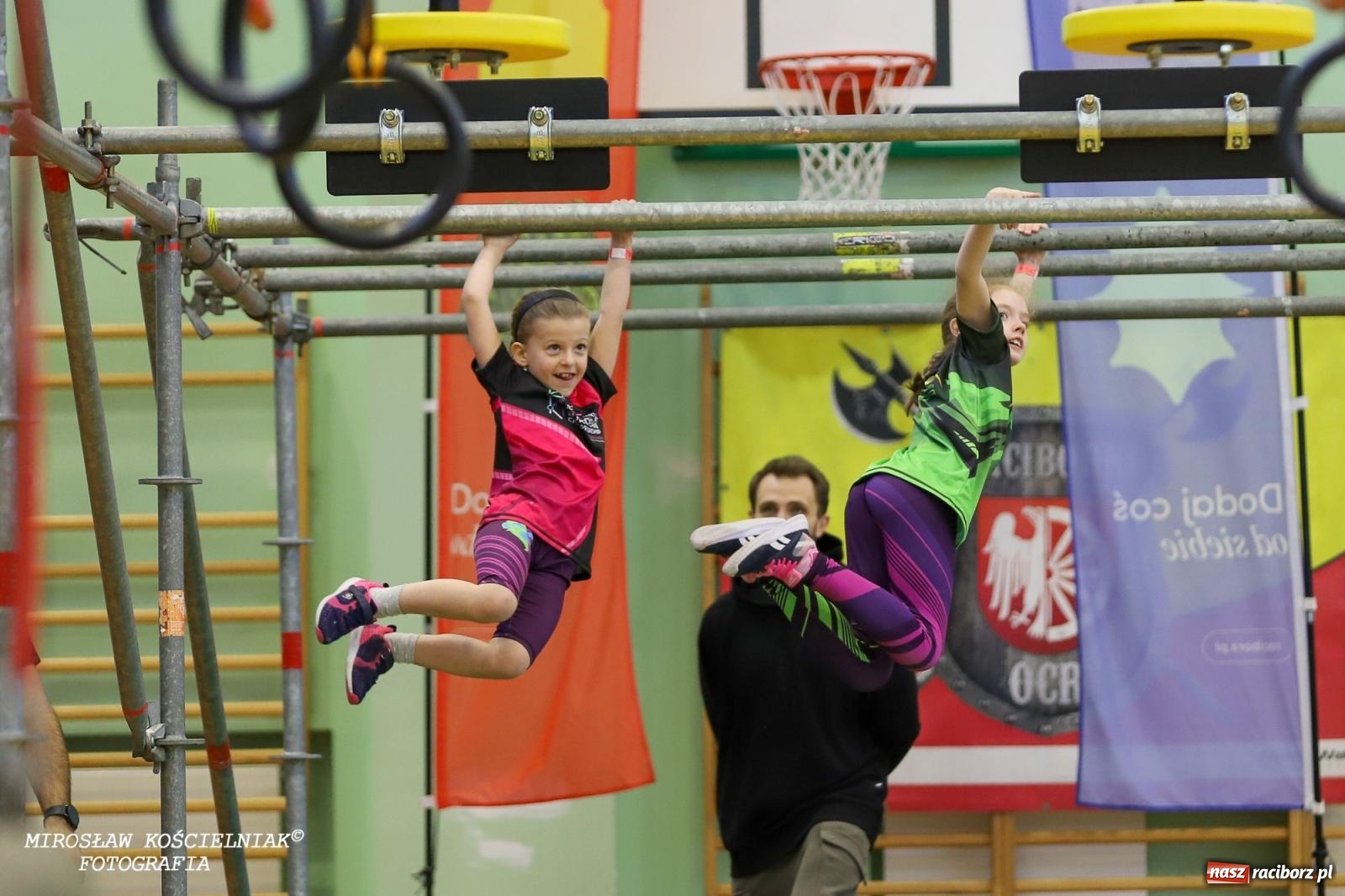 Zdjęcie w galerii na portalu naszraciborz.pl: Ponad 100 młodych zawodników na Mistrzostwach Śląska Ninja Monkey Kids w Raciborzu wiadomości z regionu