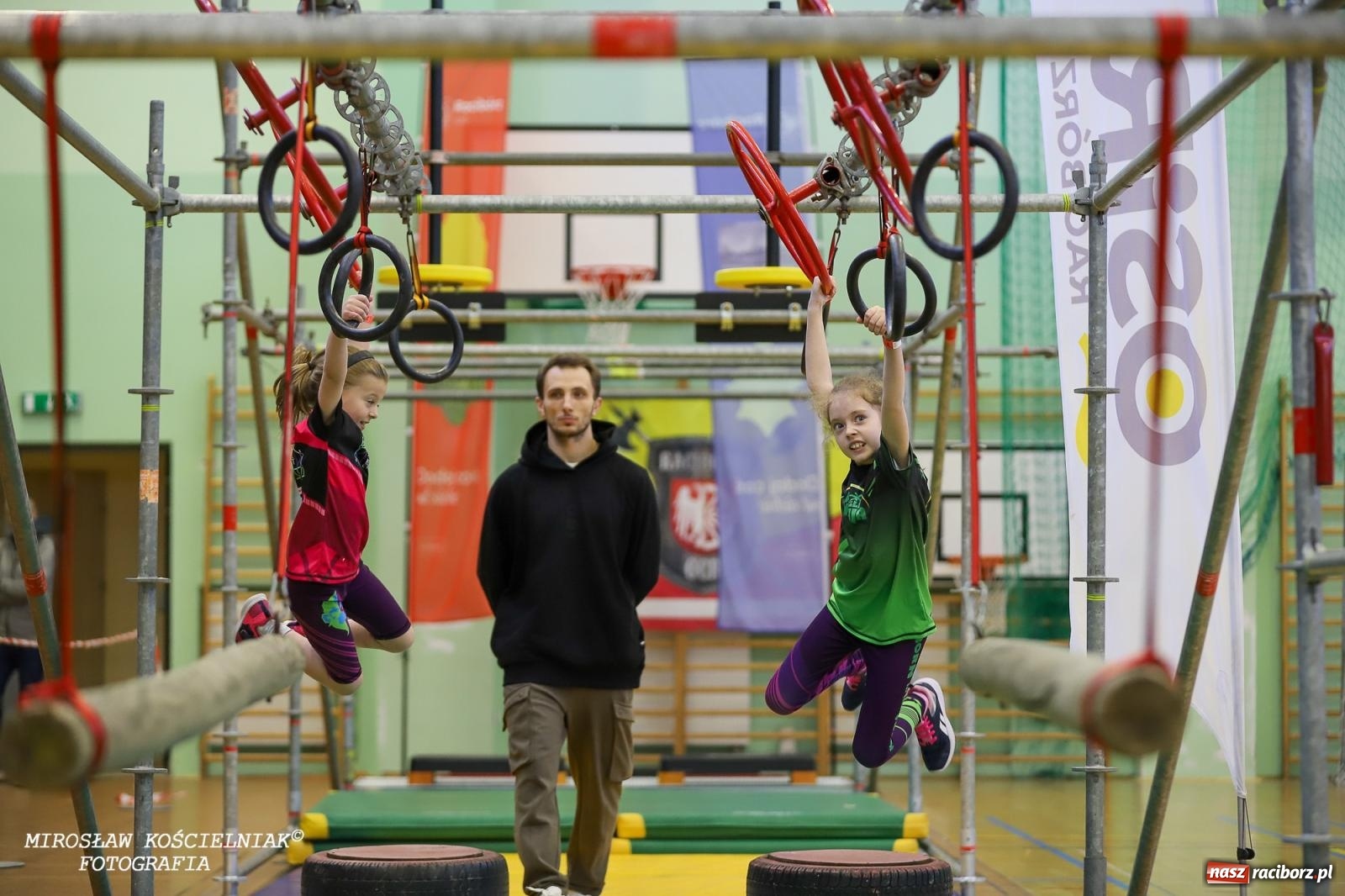 Zdjęcie w galerii na portalu naszraciborz.pl: Ponad 100 młodych zawodników na Mistrzostwach Śląska Ninja Monkey Kids w Raciborzu wiadomości z regionu