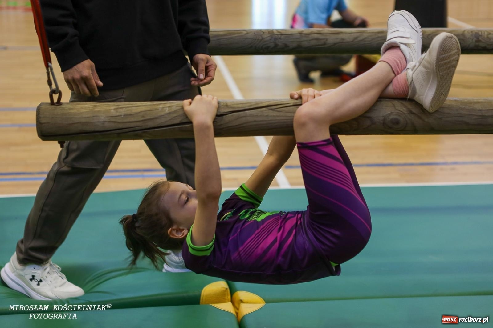 Zdjęcie w galerii na portalu naszraciborz.pl: Ponad 100 młodych zawodników na Mistrzostwach Śląska Ninja Monkey Kids w Raciborzu wiadomości z regionu