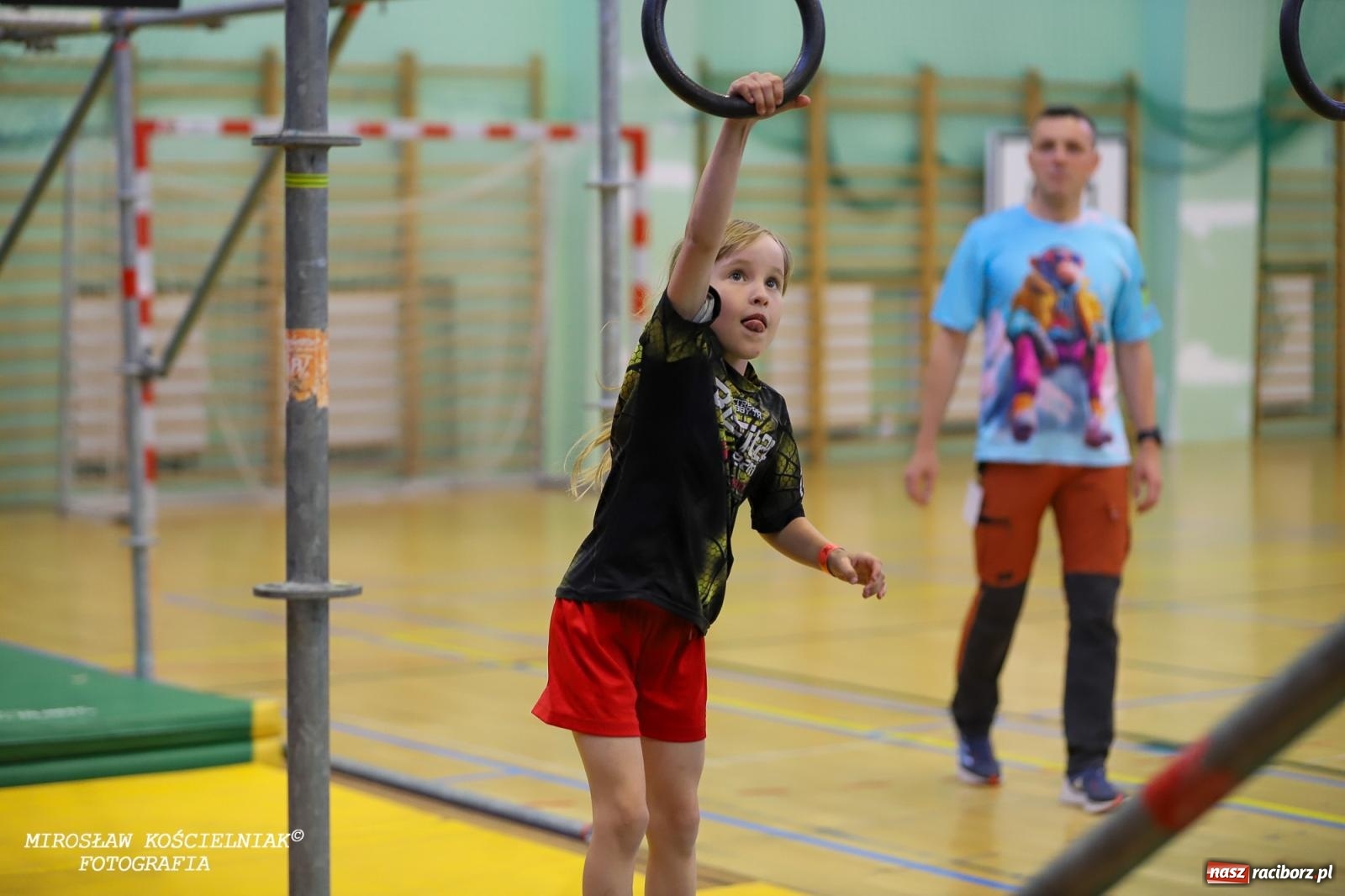 Zdjęcie w galerii na portalu naszraciborz.pl: Ponad 100 młodych zawodników na Mistrzostwach Śląska Ninja Monkey Kids w Raciborzu wiadomości z regionu