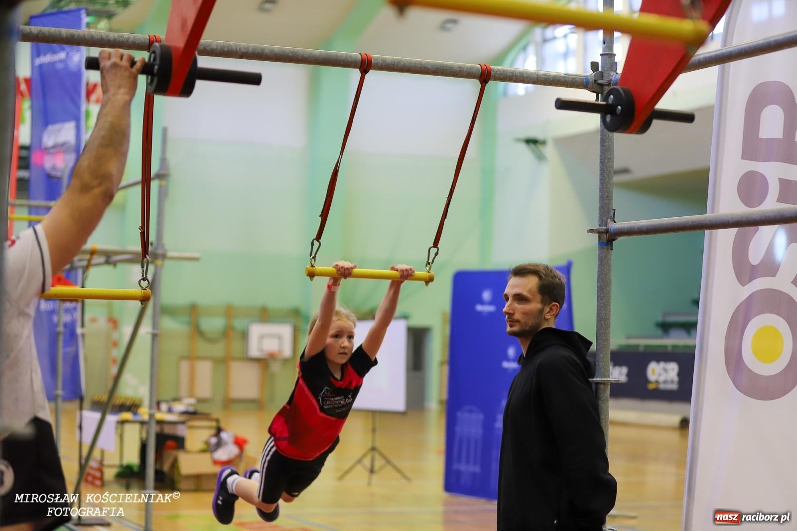 Zdjęcie w galerii na portalu naszraciborz.pl: Ponad 100 młodych zawodników na Mistrzostwach Śląska Ninja Monkey Kids w Raciborzu wiadomości z regionu
