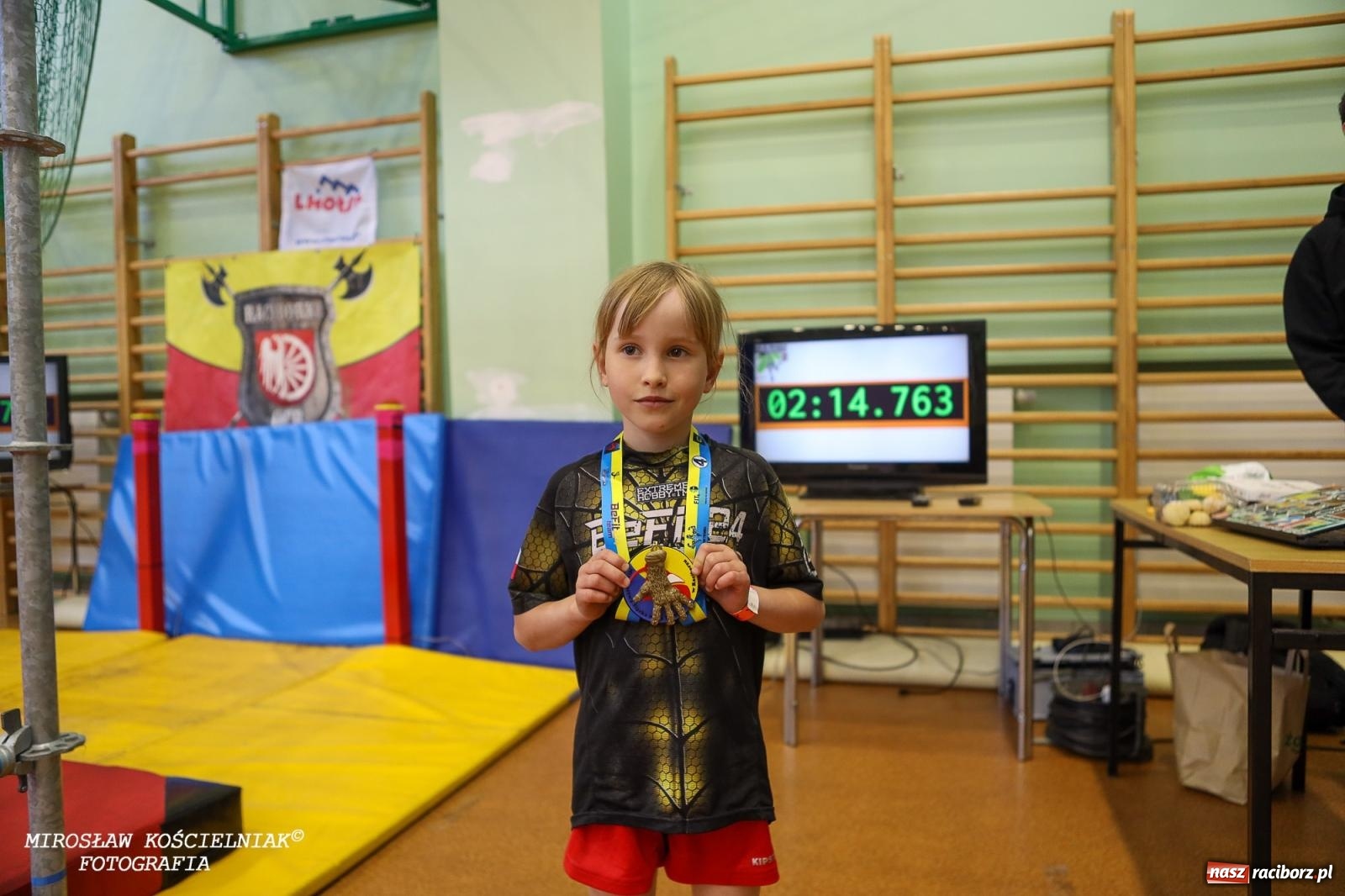 Zdjęcie w galerii na portalu naszraciborz.pl: Ponad 100 młodych zawodników na Mistrzostwach Śląska Ninja Monkey Kids w Raciborzu wiadomości z regionu