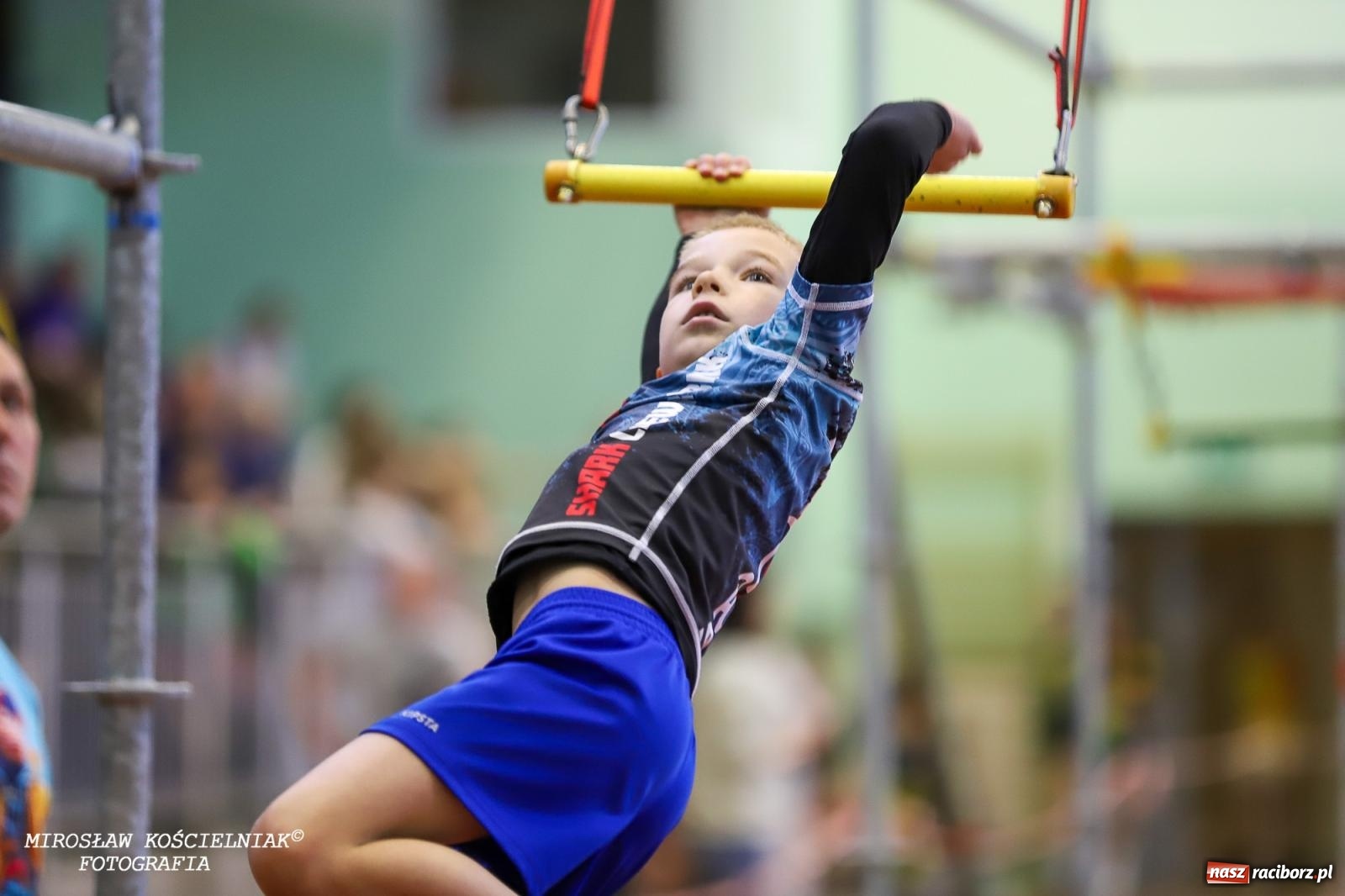 Zdjęcie w galerii na portalu naszraciborz.pl: Ponad 100 młodych zawodników na Mistrzostwach Śląska Ninja Monkey Kids w Raciborzu wiadomości z regionu