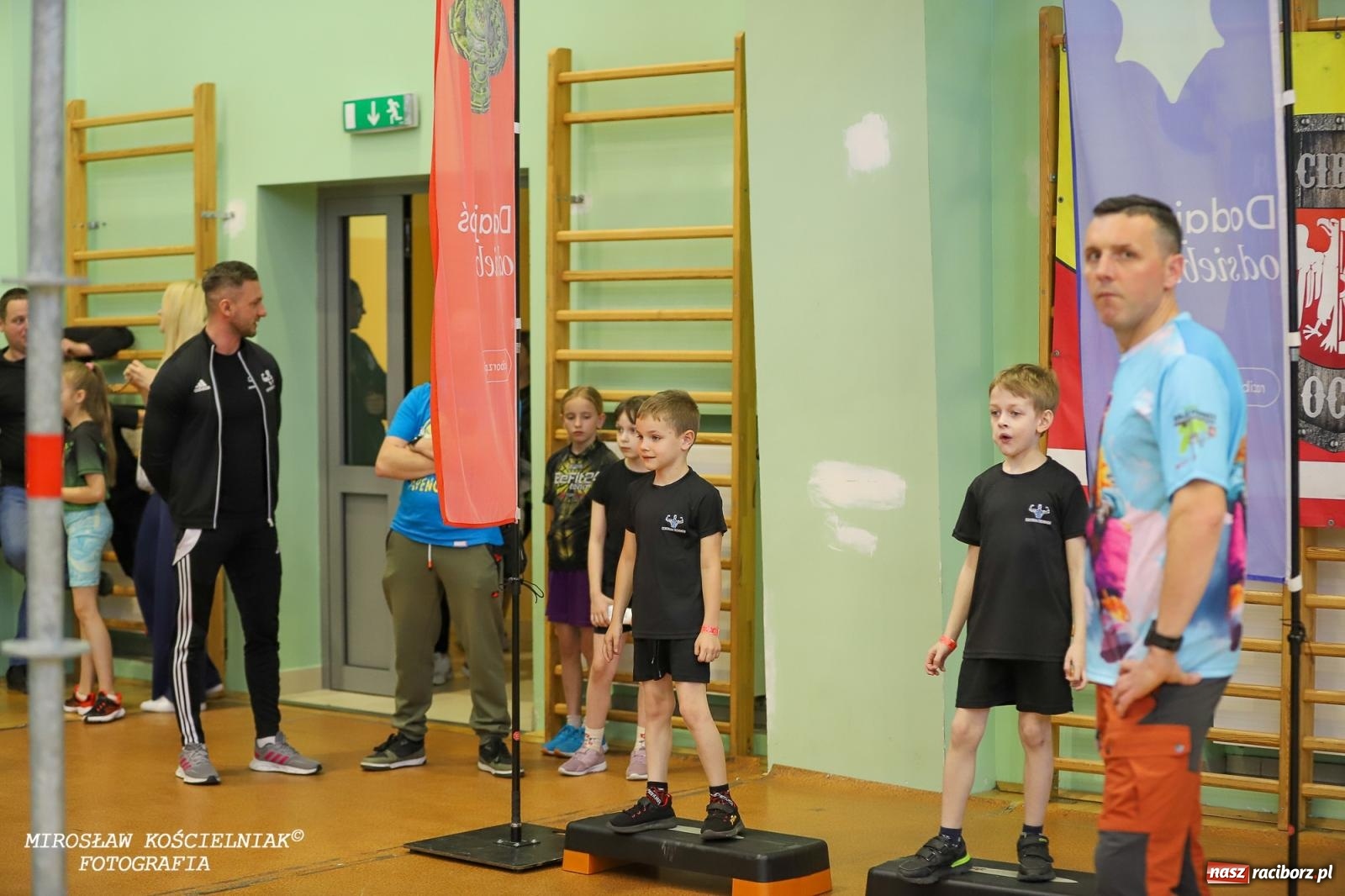 Zdjęcie w galerii na portalu naszraciborz.pl: Ponad 100 młodych zawodników na Mistrzostwach Śląska Ninja Monkey Kids w Raciborzu wiadomości z regionu