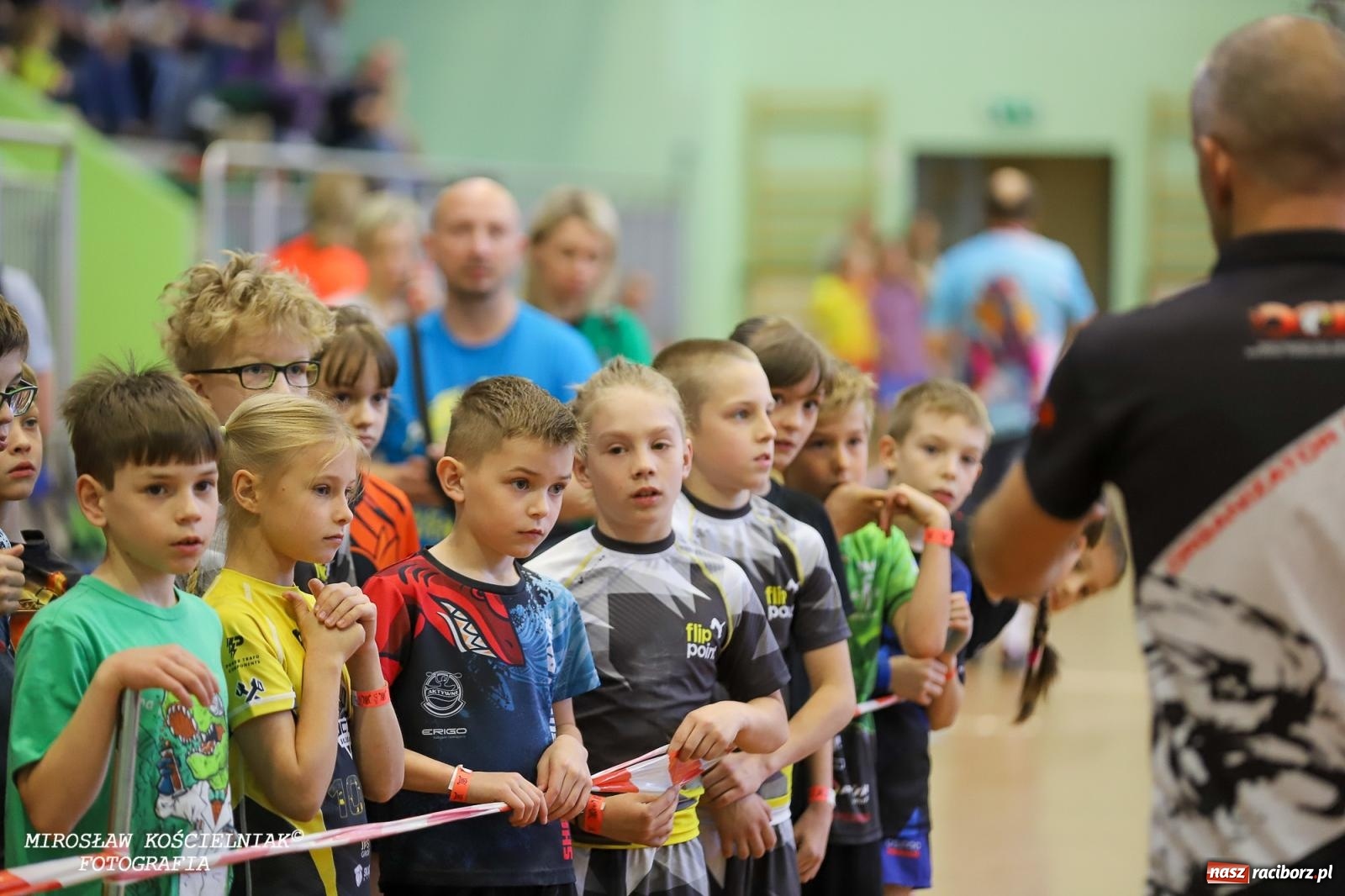 Zdjęcie w galerii na portalu naszraciborz.pl: Ponad 100 młodych zawodników na Mistrzostwach Śląska Ninja Monkey Kids w Raciborzu wiadomości z regionu