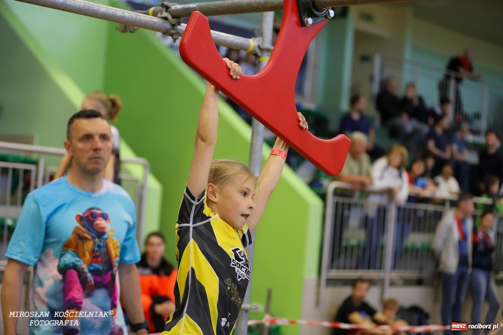 Zdjęcie w galerii na portalu naszraciborz.pl: Ponad 100 młodych zawodników na Mistrzostwach Śląska Ninja Monkey Kids w Raciborzu wiadomości z regionu