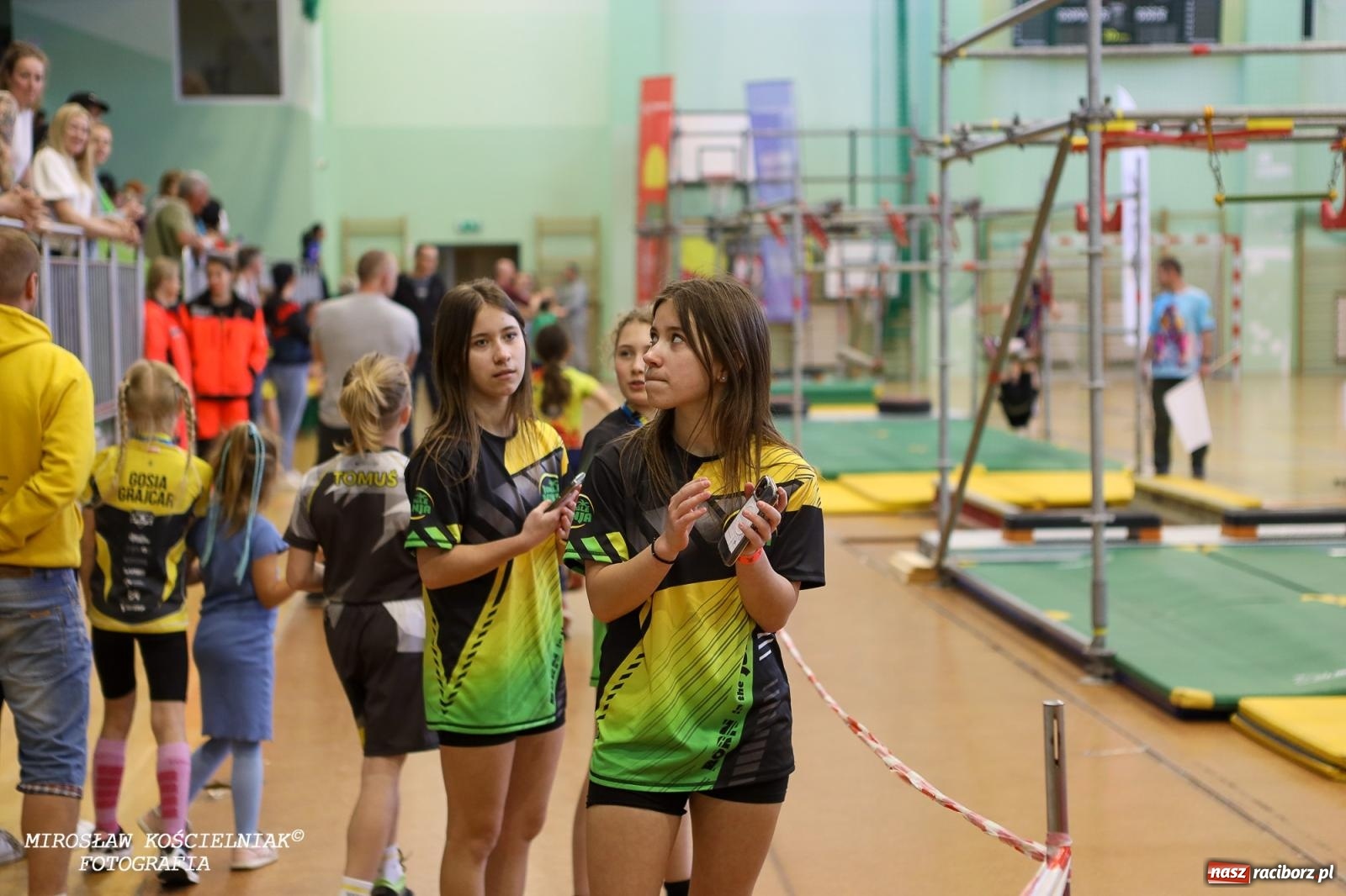 Zdjęcie w galerii na portalu naszraciborz.pl: Ponad 100 młodych zawodników na Mistrzostwach Śląska Ninja Monkey Kids w Raciborzu wiadomości z regionu