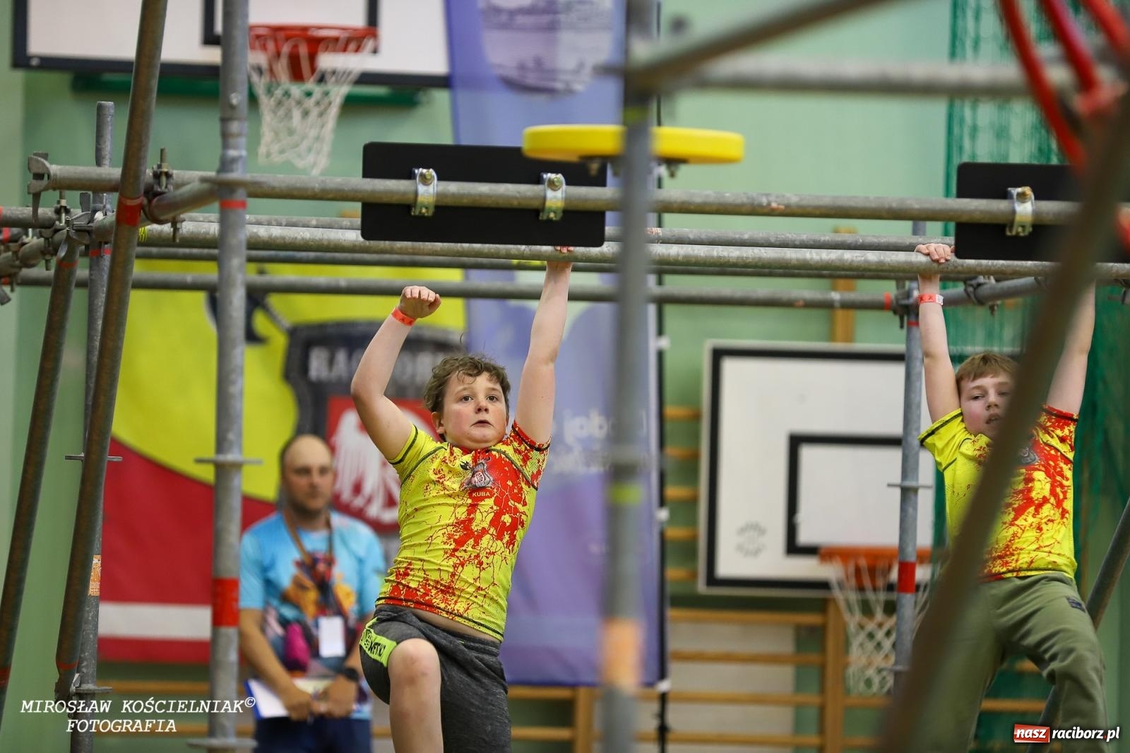 Zdjęcie w galerii na portalu naszraciborz.pl: Ponad 100 młodych zawodników na Mistrzostwach Śląska Ninja Monkey Kids w Raciborzu wiadomości z regionu