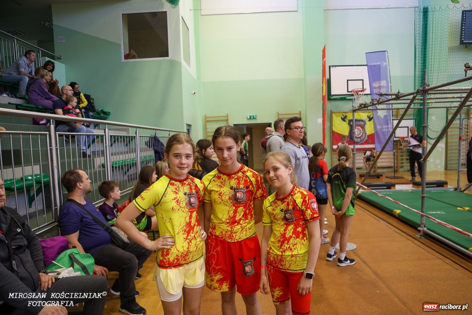 Zdjęcie w galerii na portalu naszraciborz.pl: Ponad 100 młodych zawodników na Mistrzostwach Śląska Ninja Monkey Kids w Raciborzu wiadomości z regionu