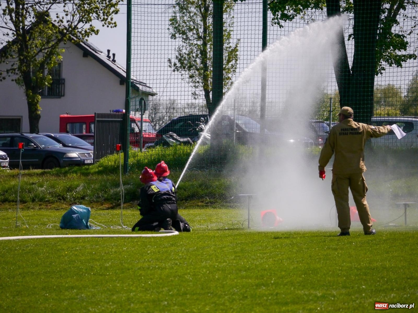 Zdjęcie w galerii na portalu naszraciborz.pl: Powiatowe zawody sportowo-pożarnicze na bis wiadomości z regionu
