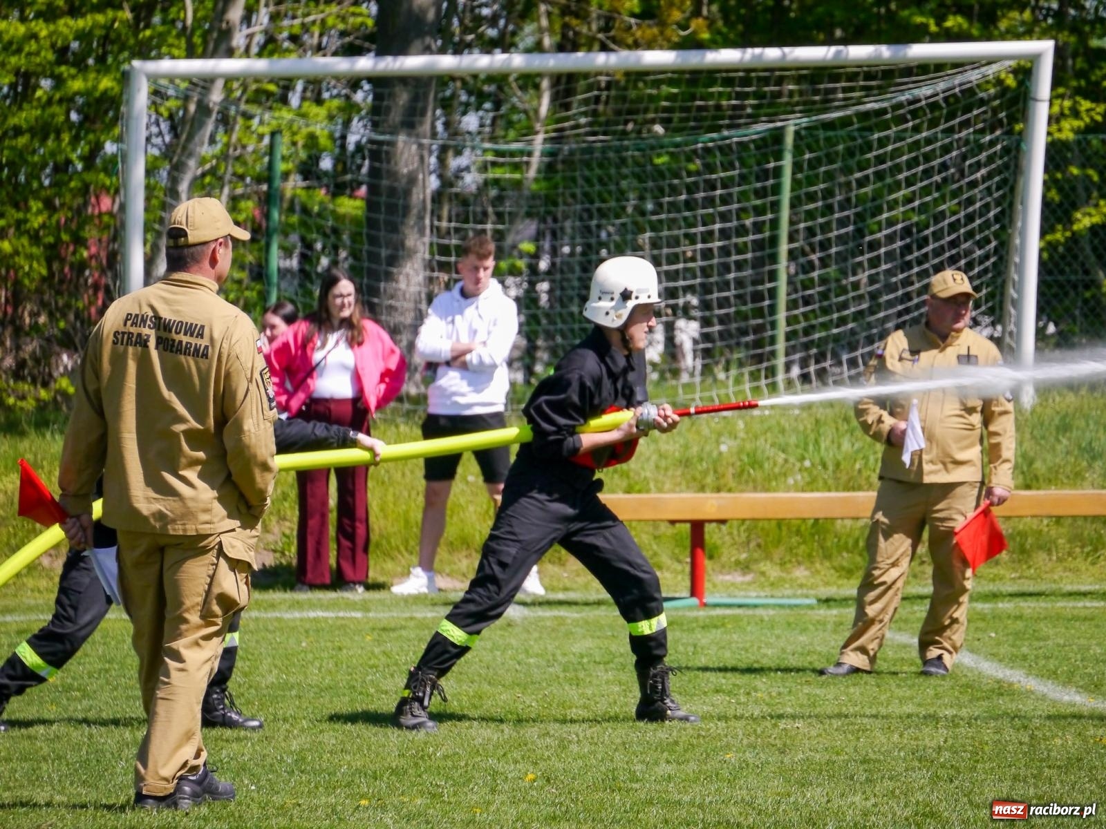 Zdjęcie w galerii na portalu naszraciborz.pl: Powiatowe zawody sportowo-pożarnicze na bis wiadomości z regionu