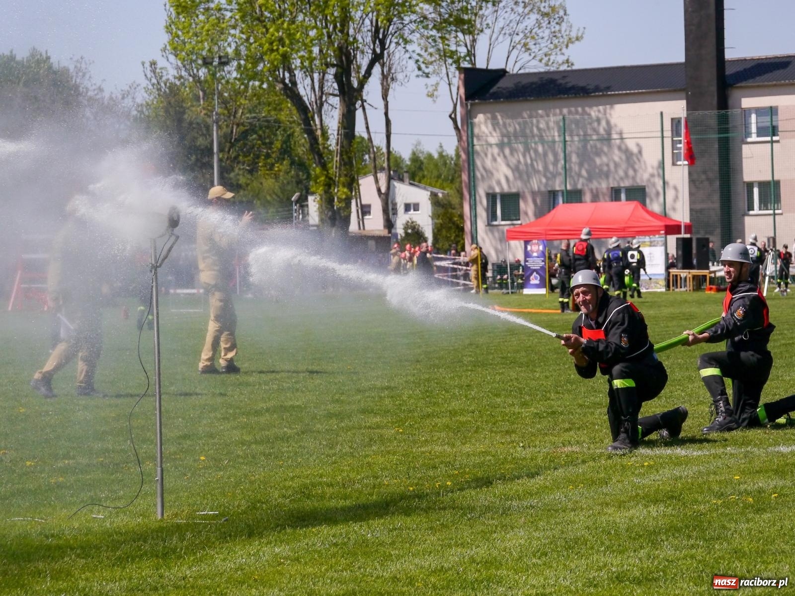 Zdjęcie w galerii na portalu naszraciborz.pl: Powiatowe zawody sportowo-pożarnicze na bis wiadomości z regionu