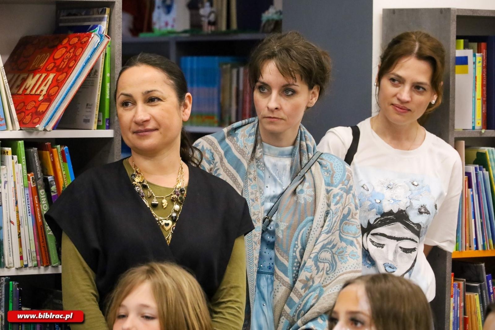 Zdjęcie w galerii na portalu naszraciborz.pl: Baśniowa rywalizacja w Raciborzu – turniej wiedzy o Andersenie  wiadomości z regionu