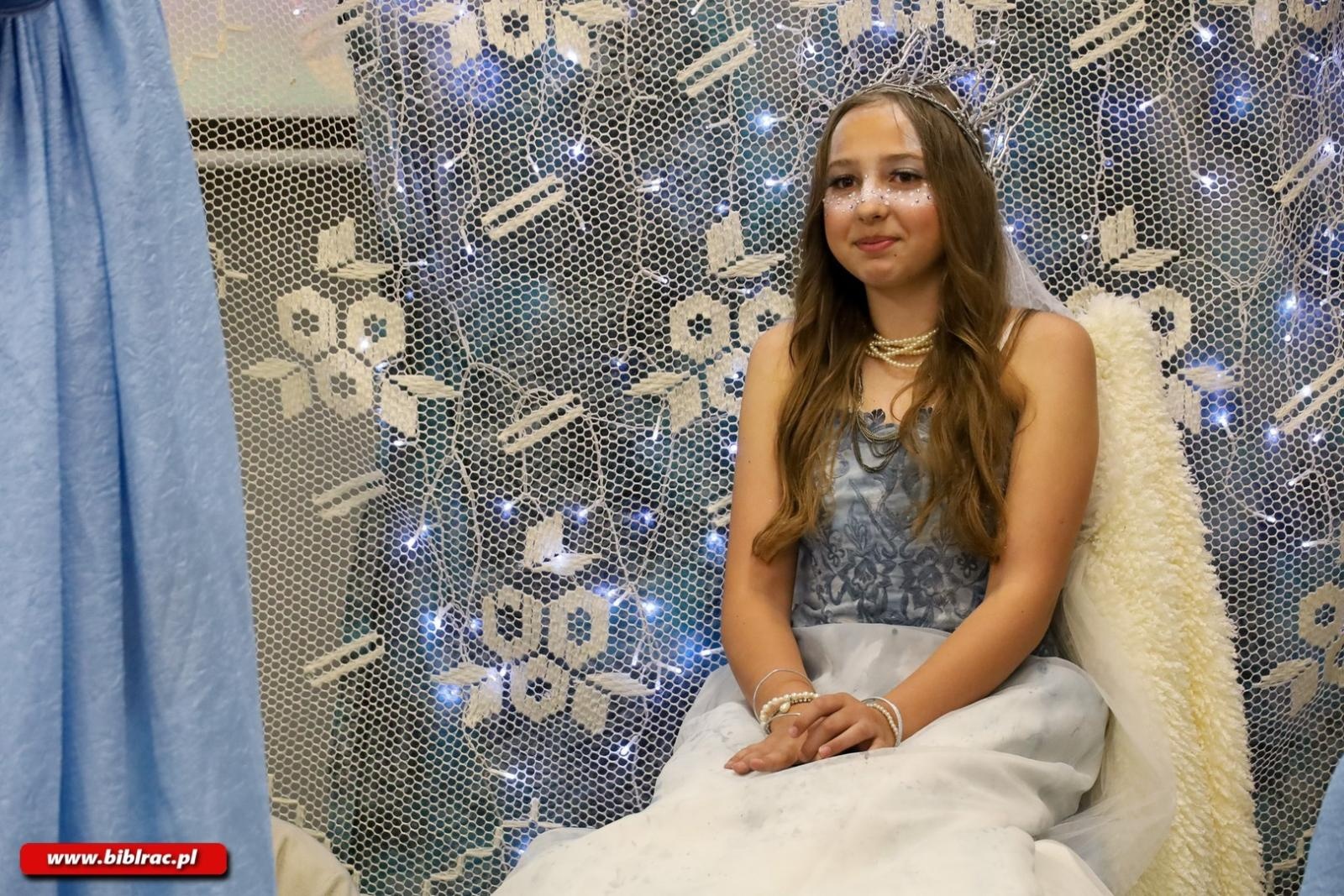 Zdjęcie w galerii na portalu naszraciborz.pl: Baśniowa rywalizacja w Raciborzu – turniej wiedzy o Andersenie  wiadomości z regionu