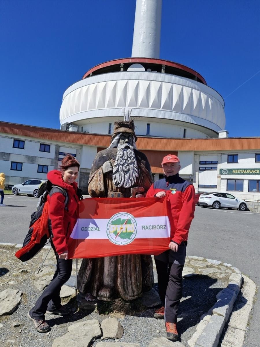 Zdjęcie w galerii na portalu naszraciborz.pl: Raciborzanie zdobyli Pradziada – kolejna udana wyprawa z PTTK wiadomości z regionu
