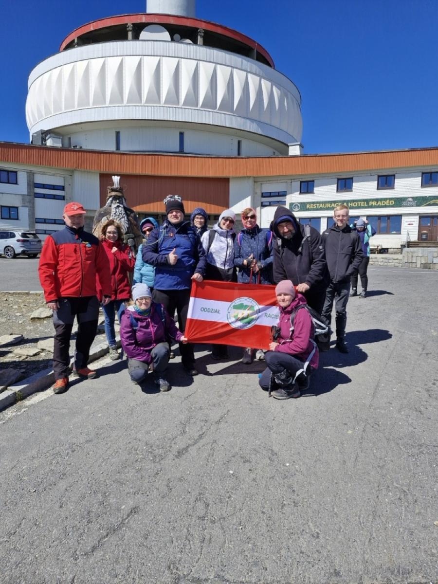 Zdjęcie w galerii na portalu naszraciborz.pl: Raciborzanie zdobyli Pradziada – kolejna udana wyprawa z PTTK wiadomości z regionu