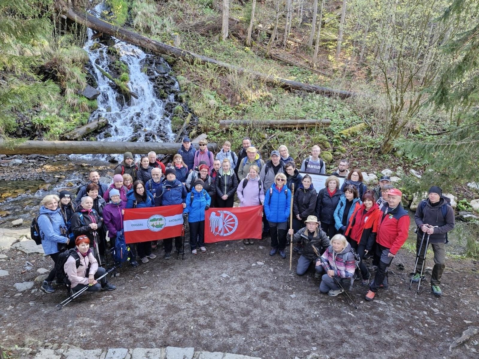 Zdjęcie w galerii na portalu naszraciborz.pl: Raciborzanie zdobyli Pradziada – kolejna udana wyprawa z PTTK wiadomości z regionu