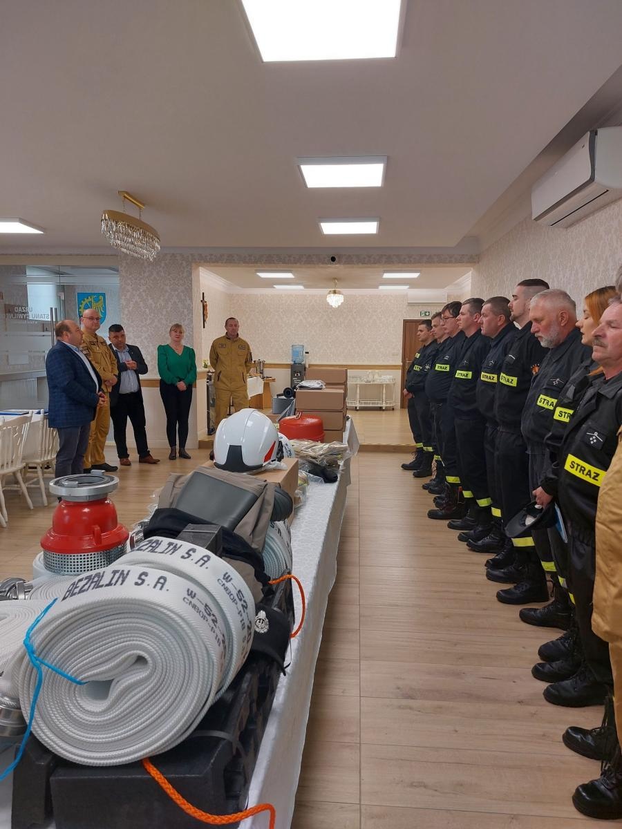 Zdjęcie w galerii na portalu naszraciborz.pl: Gminy powiatu raciborskiego ze wsparciem WFOŚiGW na zakup sprzętu strażackiego wiadomości z regionu