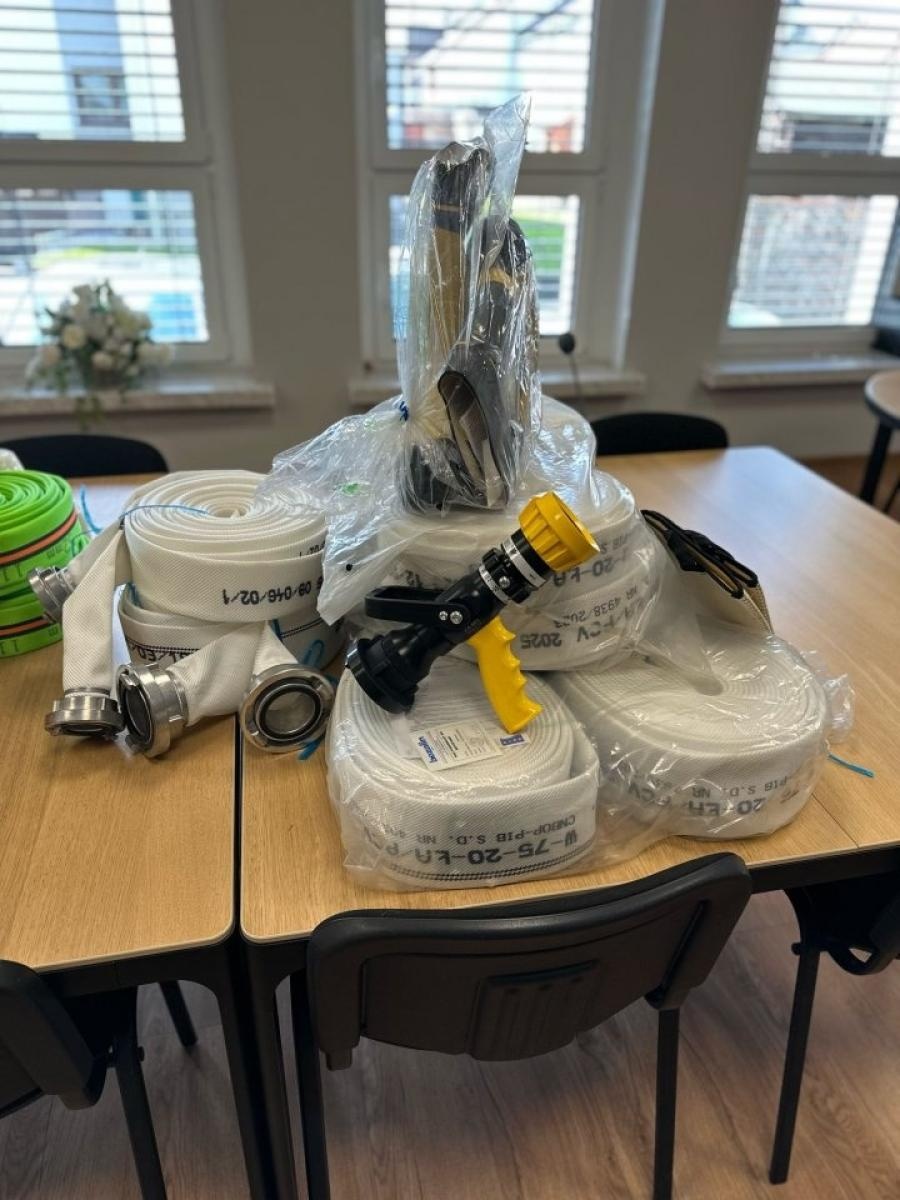 Zdjęcie w galerii na portalu naszraciborz.pl: Gminy powiatu raciborskiego ze wsparciem WFOŚiGW na zakup sprzętu strażackiego wiadomości z regionu