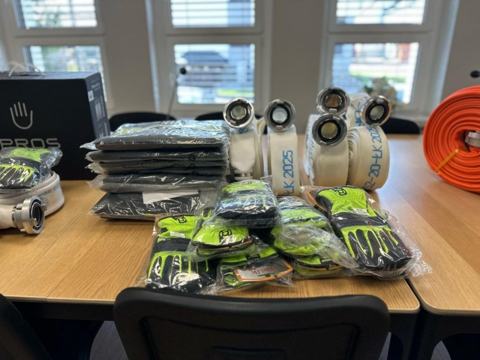 Zdjęcie w galerii na portalu naszraciborz.pl: Gminy powiatu raciborskiego ze wsparciem WFOŚiGW na zakup sprzętu strażackiego wiadomości z regionu