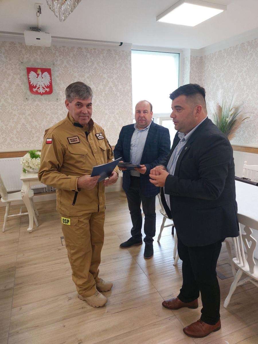 Zdjęcie w galerii na portalu naszraciborz.pl: Gminy powiatu raciborskiego ze wsparciem WFOŚiGW na zakup sprzętu strażackiego wiadomości z regionu
