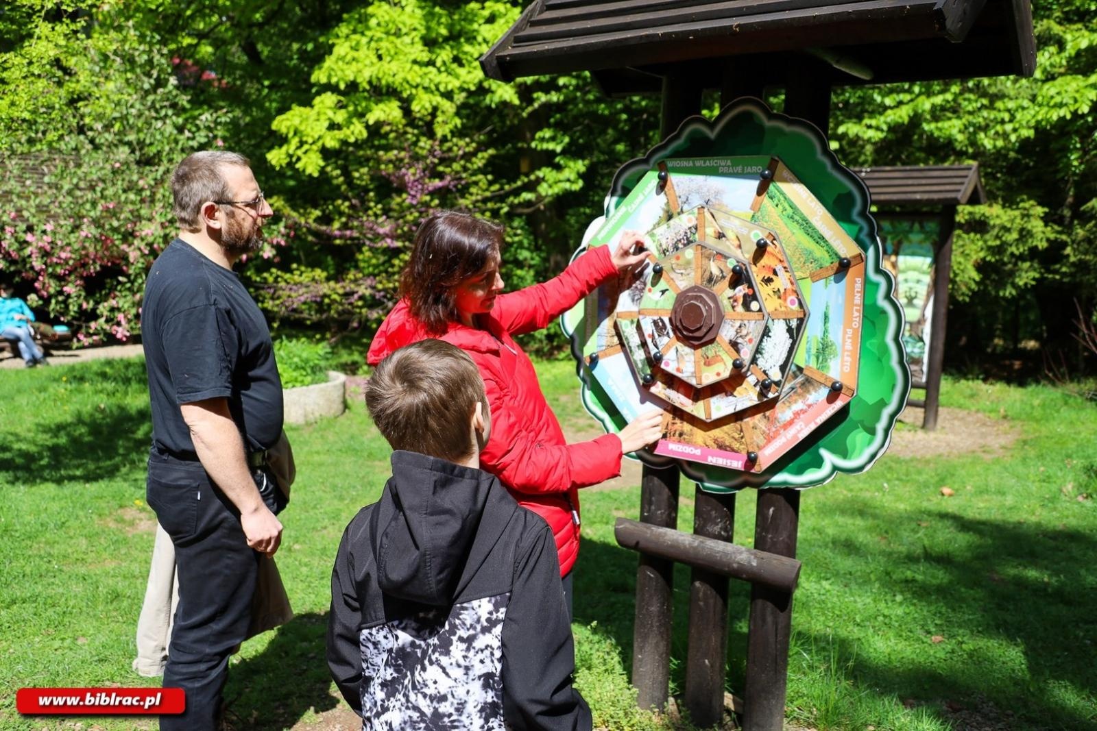 Zdjęcie w galerii na portalu naszraciborz.pl: Klub Ojca w Arboretum wiadomości z regionu