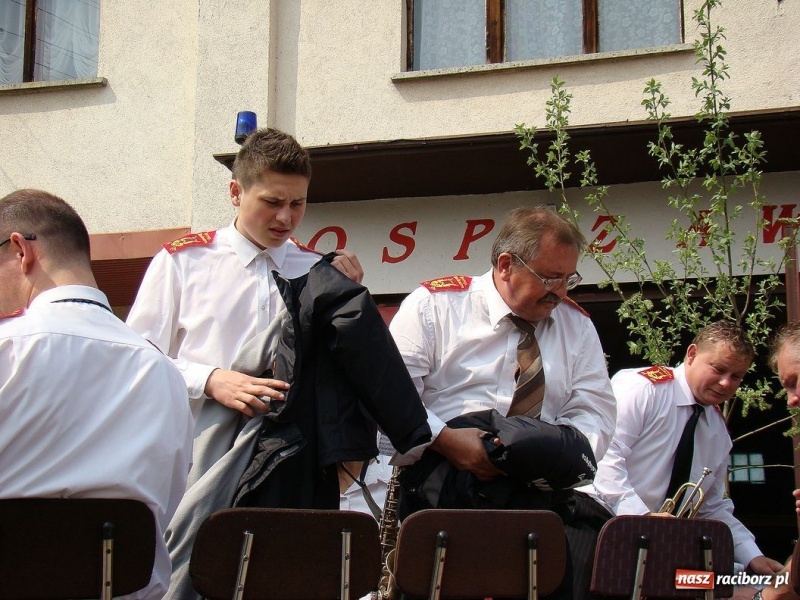 Zdjęcie w galerii na portalu naszraciborz.pl: W Zawadzie prosili Boga o urodzaj wiadomości z regionu