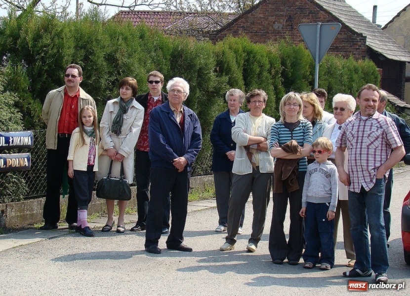 Zdjęcie w galerii na portalu naszraciborz.pl: W Zawadzie prosili Boga o urodzaj wiadomości z regionu