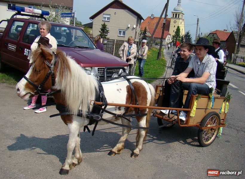 Zdjęcie w galerii na portalu naszraciborz.pl: W Zawadzie prosili Boga o urodzaj wiadomości z regionu