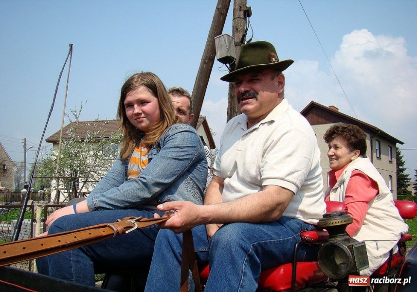 Zdjęcie w galerii na portalu naszraciborz.pl: W Zawadzie prosili Boga o urodzaj wiadomości z regionu