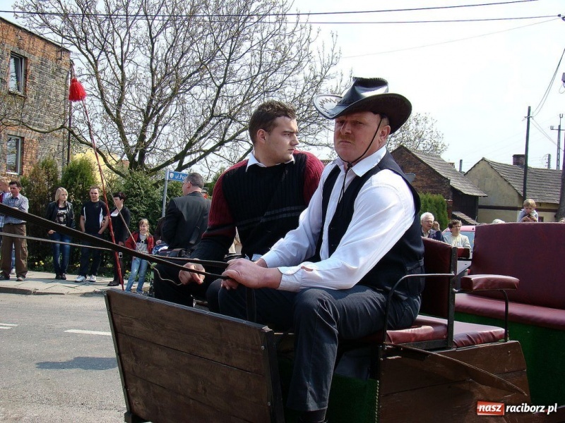 Zdjęcie w galerii na portalu naszraciborz.pl: W Zawadzie prosili Boga o urodzaj wiadomości z regionu