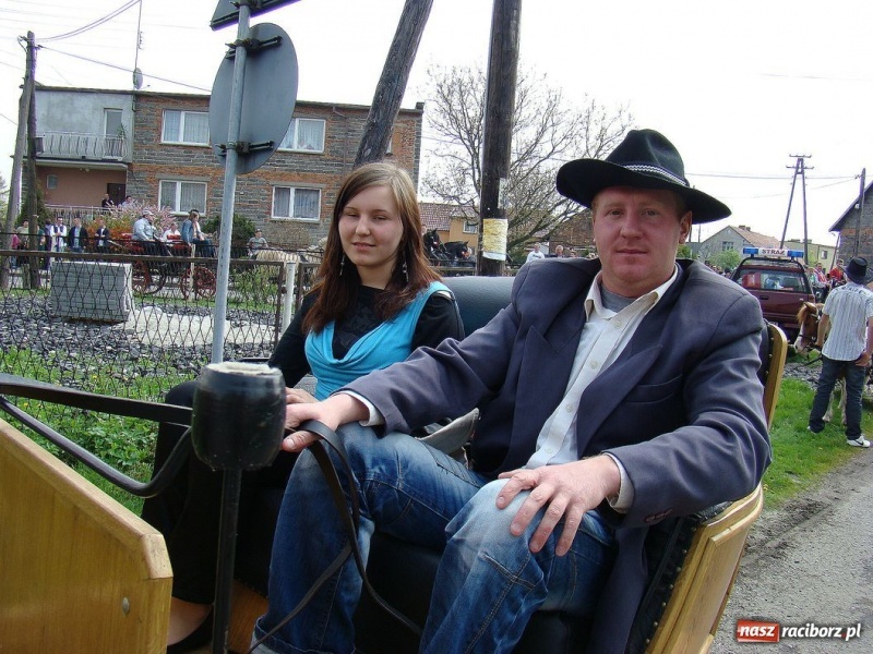 Zdjęcie w galerii na portalu naszraciborz.pl: W Zawadzie prosili Boga o urodzaj wiadomości z regionu