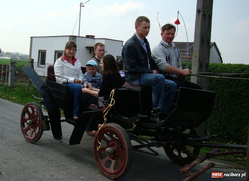 Zdjęcie w galerii na portalu naszraciborz.pl: W Zawadzie prosili Boga o urodzaj wiadomości z regionu