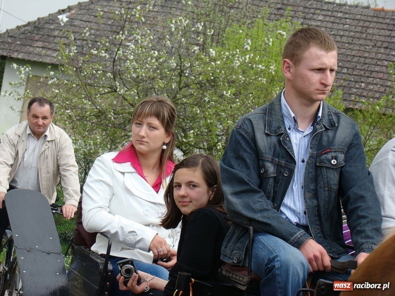 Zdjęcie w galerii na portalu naszraciborz.pl: W Zawadzie prosili Boga o urodzaj wiadomości z regionu