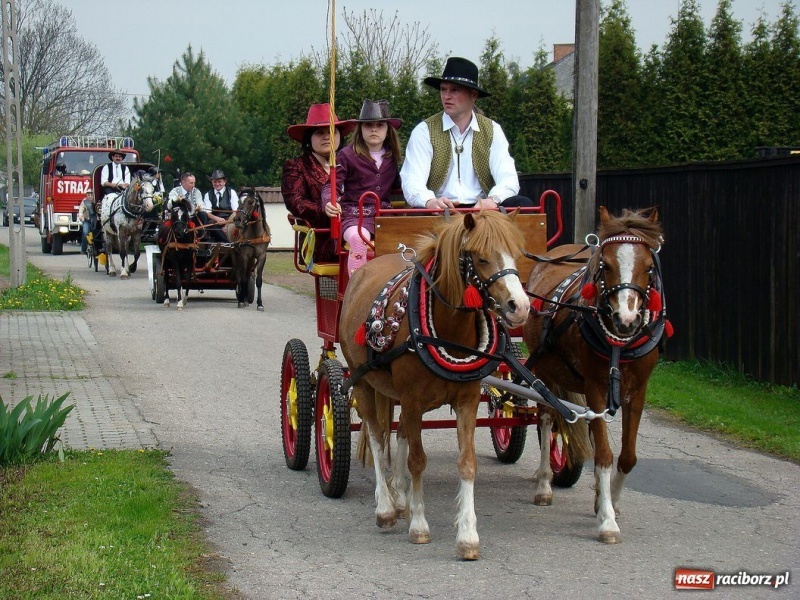 Zdjęcie w galerii na portalu naszraciborz.pl: W Zawadzie prosili Boga o urodzaj wiadomości z regionu
