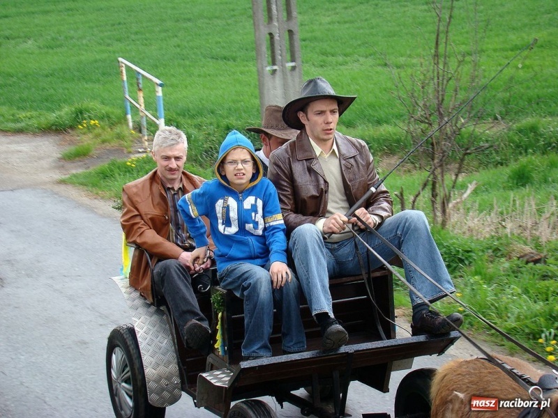 Zdjęcie w galerii na portalu naszraciborz.pl: W Zawadzie prosili Boga o urodzaj wiadomości z regionu