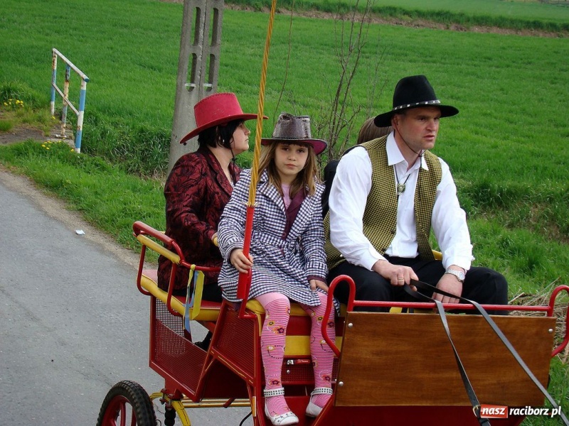 Zdjęcie w galerii na portalu naszraciborz.pl: W Zawadzie prosili Boga o urodzaj wiadomości z regionu