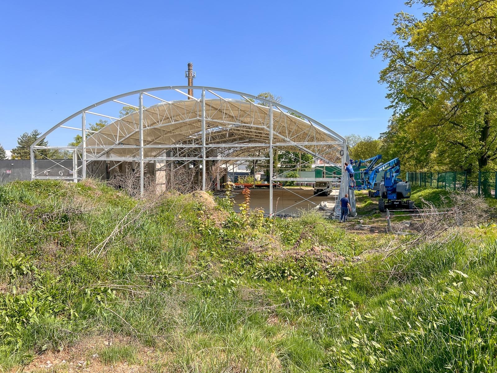 Zdjęcie w galerii na portalu naszraciborz.pl: Trwają budowy basenów i lodowiska [FOTO] wiadomości z regionu