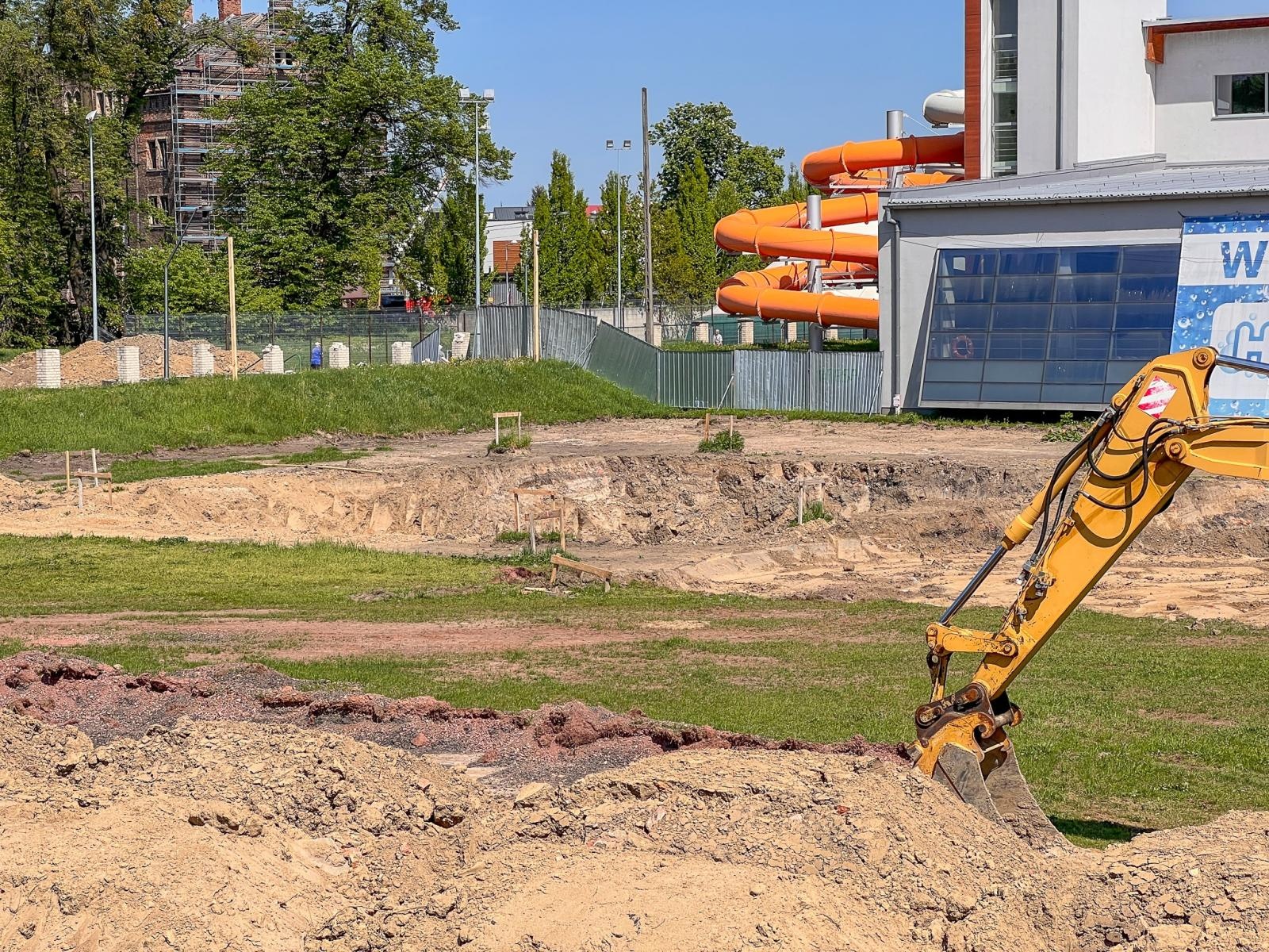 Zdjęcie w galerii na portalu naszraciborz.pl: Trwają budowy basenów i lodowiska [FOTO] wiadomości z regionu