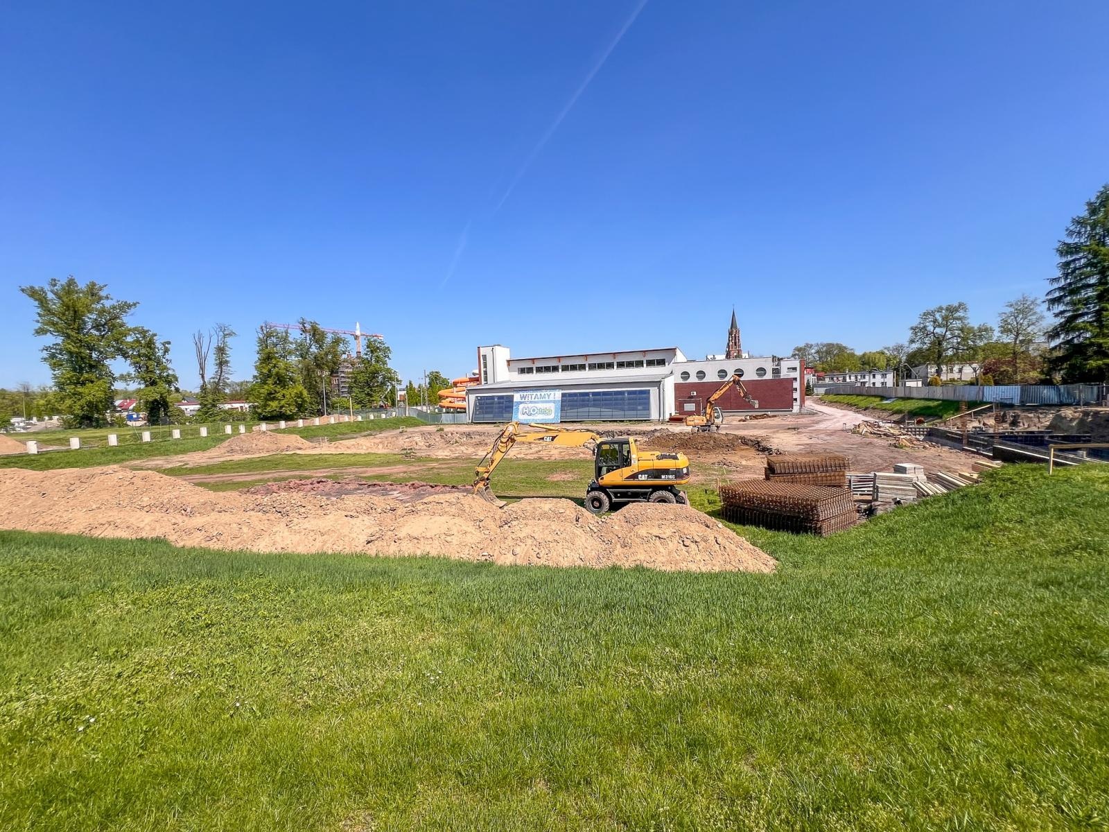 Zdjęcie w galerii na portalu naszraciborz.pl: Trwają budowy basenów i lodowiska [FOTO] wiadomości z regionu