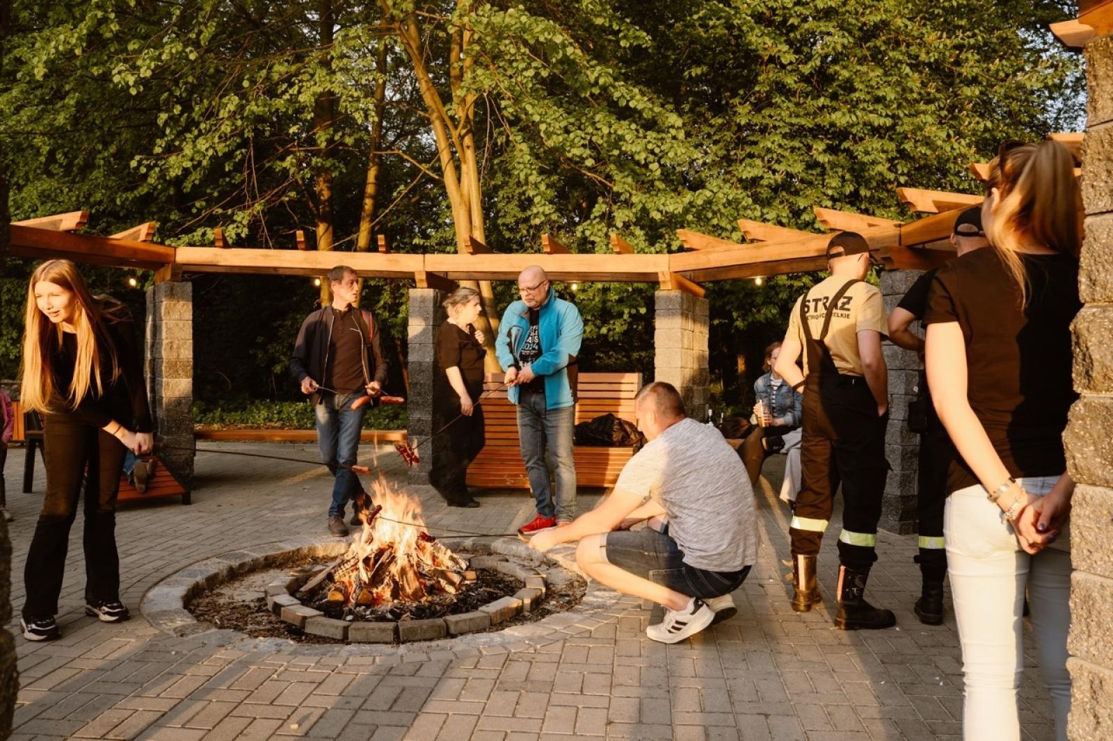 Zdjęcie w galerii na portalu naszraciborz.pl: Plaża w Kornicach już czynna! Wielkie otwarcie z muzyką, muralem i zabawą do północy [WIDEO] wiadomości z regionu