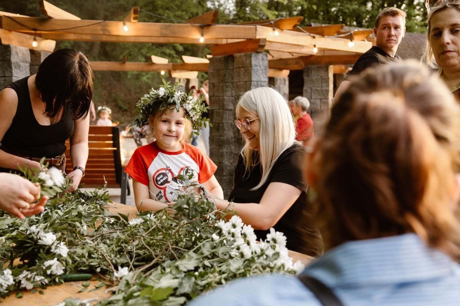 Zdjęcie w galerii na portalu naszraciborz.pl: Plaża w Kornicach już czynna! Wielkie otwarcie z muzyką, muralem i zabawą do północy [WIDEO] wiadomości z regionu
