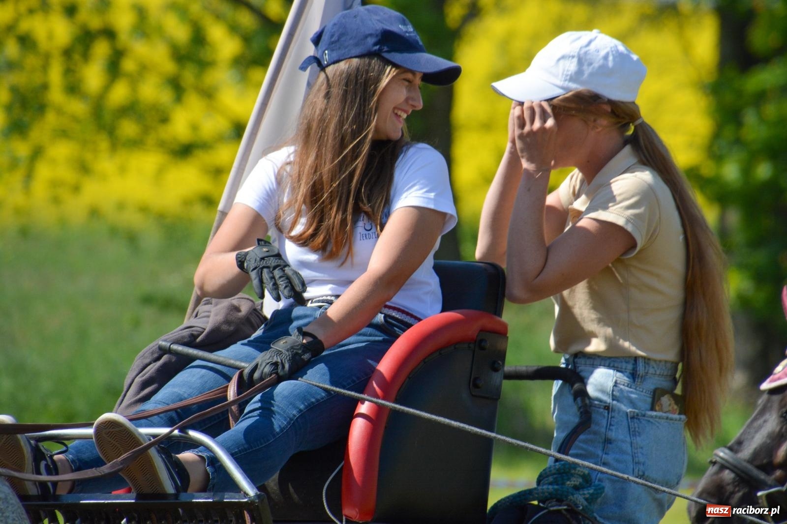 Zdjęcie w galerii na portalu naszraciborz.pl: Kornice: parada już za nami – czas na emocje w siodle i zaprzęgach wiadomości z regionu