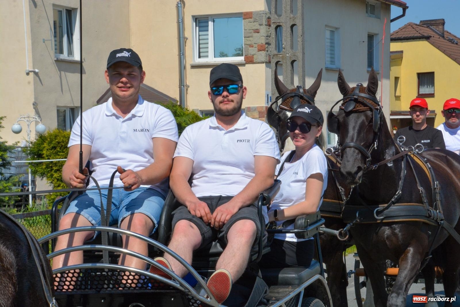 Zdjęcie w galerii na portalu naszraciborz.pl: Kornice: parada już za nami – czas na emocje w siodle i zaprzęgach wiadomości z regionu