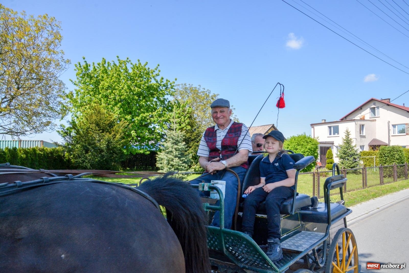 Zdjęcie w galerii na portalu naszraciborz.pl: Kornice: parada już za nami – czas na emocje w siodle i zaprzęgach wiadomości z regionu